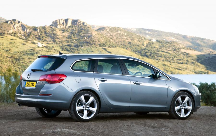  Vauxhall Astra Sports Tourer 2011 года  (фото 5 из 10)